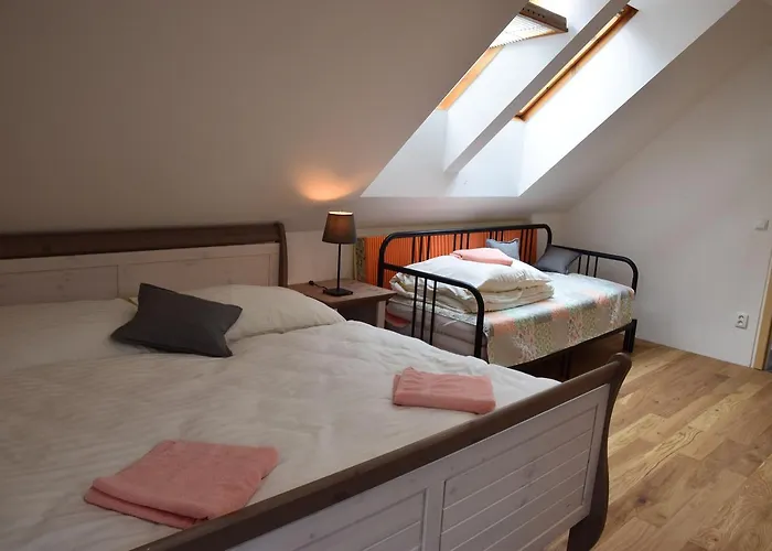 Zluty Domecek Apartment